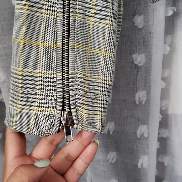 Jacket - Picture 4 of 10